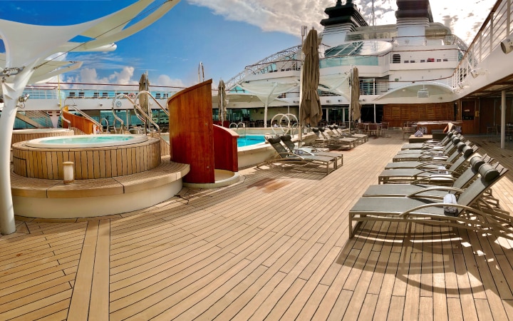 Seabourn Ovation Pools & Wellness - The Luxury Cruise Review