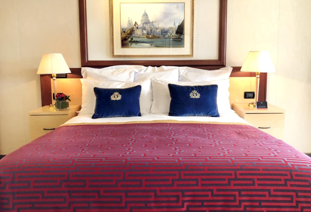 The king size bed is comfortable, however there are no bedside power units for charging mobile devices.