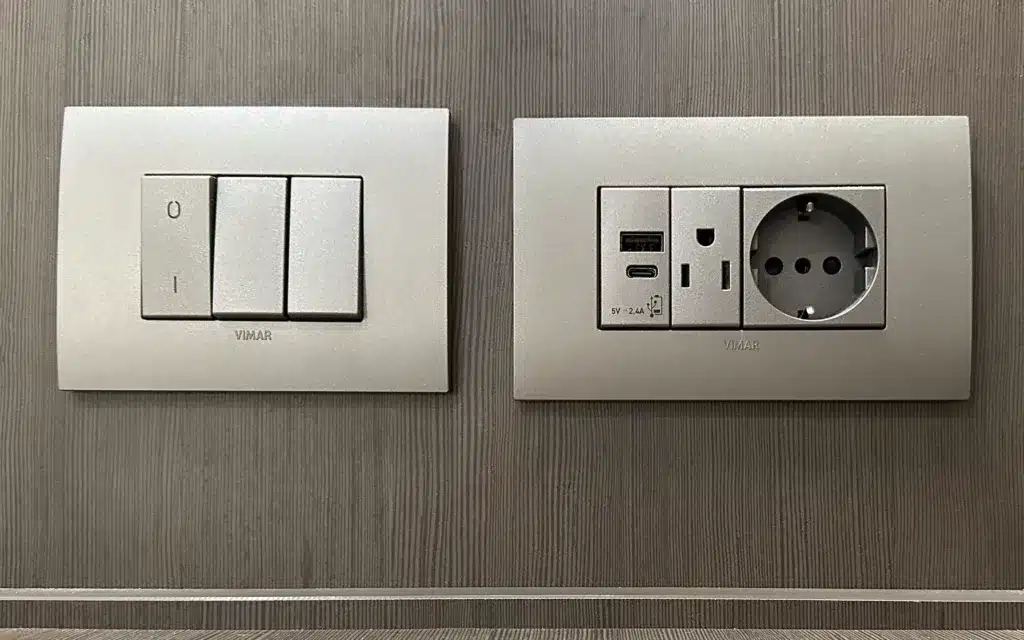 Bedside European, US and USB power points.